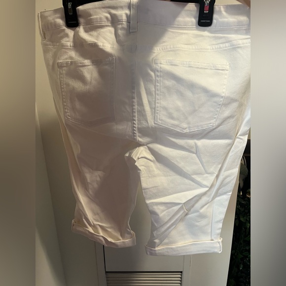 CHAPS summer white shorts - white - Picture 2 of 4